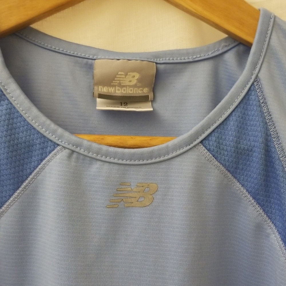 NWOT New Balance running top - Picture 2 of 4